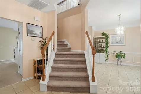 5619 Hedgecrest Place Charlotte NC 28269