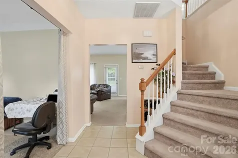 5619 Hedgecrest Place Charlotte NC 28269