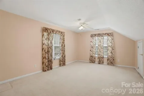 5619 Hedgecrest Place Charlotte NC 28269