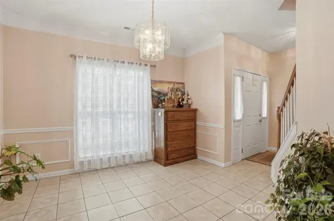 5619 Hedgecrest Place Charlotte NC 28269
