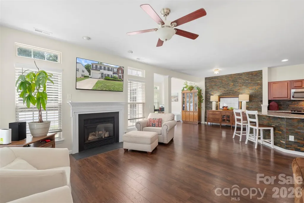 6005 Boathouse Lane Cramerton NC 28032
