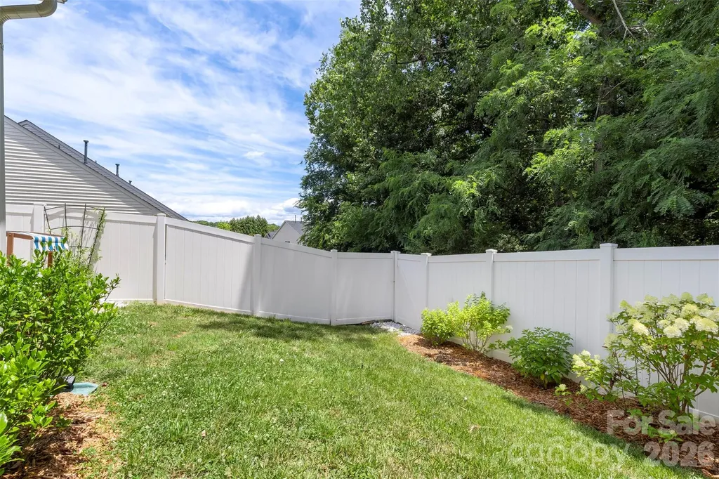 6005 Boathouse Lane Cramerton NC 28032