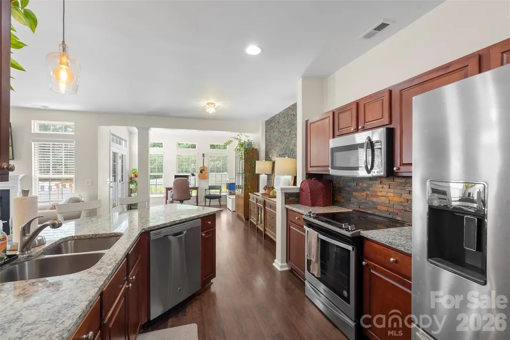 6005 Boathouse Lane Cramerton NC 28032