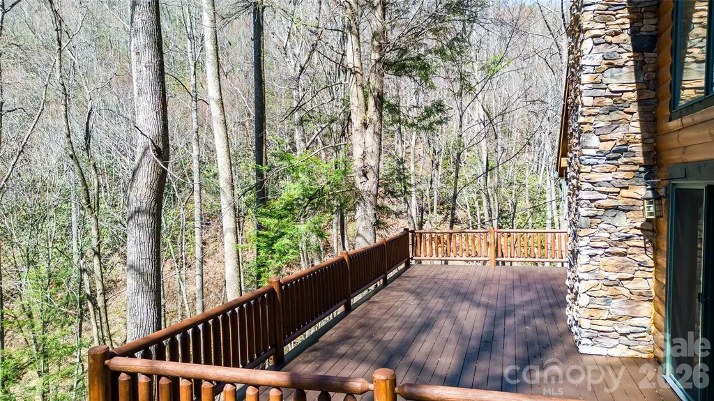 3458 Dicks Creek Road Whittier NC 28789