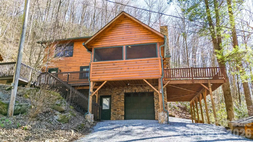 3458 Dicks Creek Road Whittier NC 28789