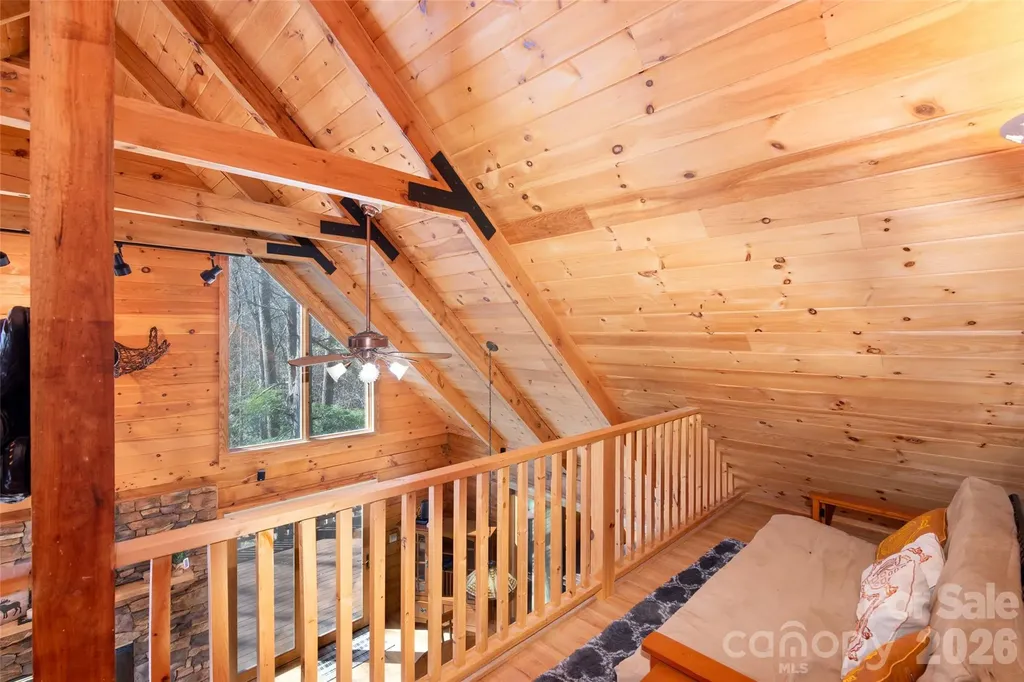 3458 Dicks Creek Road Whittier NC 28789