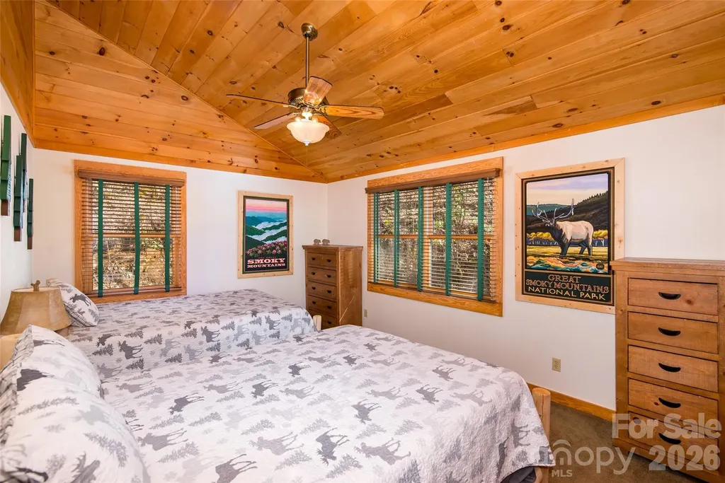 3458 Dicks Creek Road Whittier NC 28789