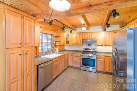 3548 Dicks Creek Road Whittier NC 28789