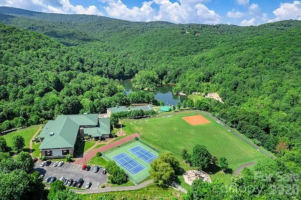 109 Laurel Lane Beech Mountain NC 28604