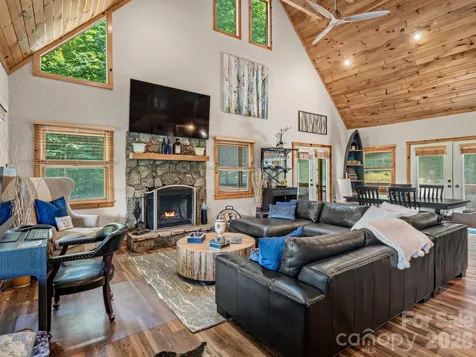 59 W Canoe Creek Drive Tuckasegee NC 28783