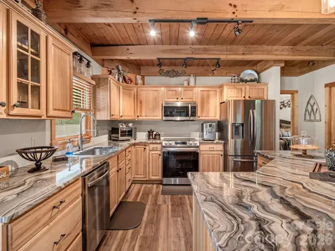 59 W Canoe Creek Drive Tuckasegee NC 28783