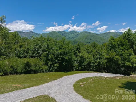 59 W Canoe Creek Drive Tuckasegee NC 28783