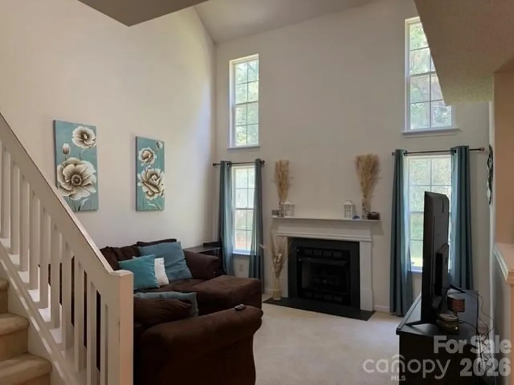 8053 Christmas Court Charlotte NC 28216
