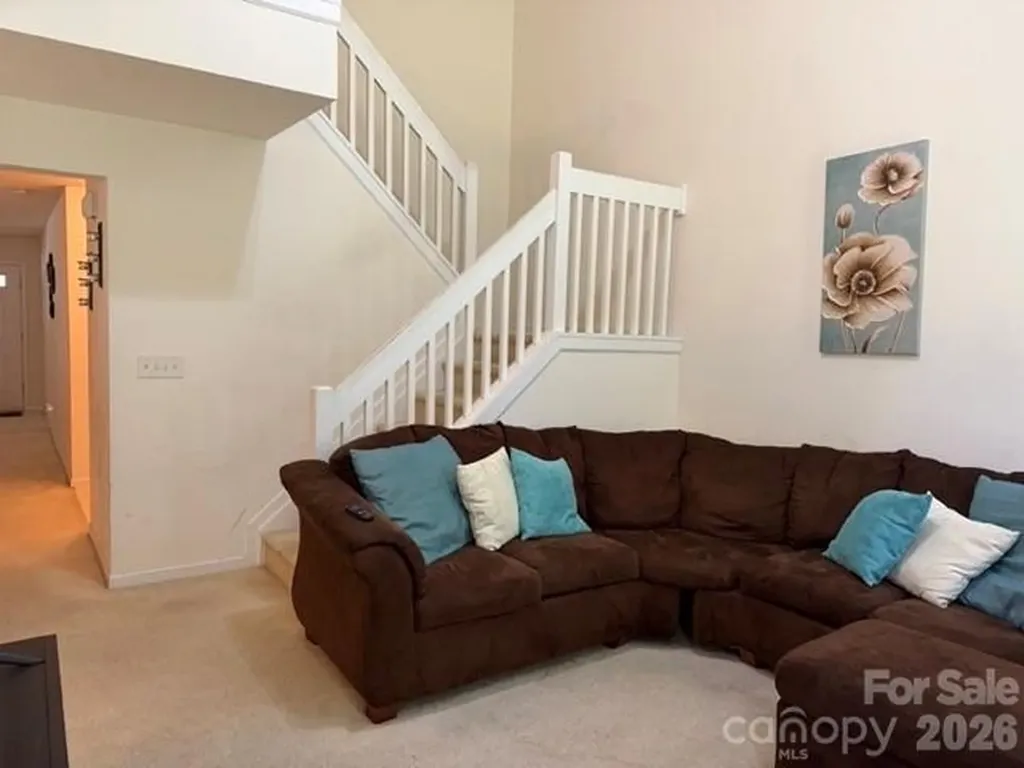 8053 Christmas Court Charlotte NC 28216