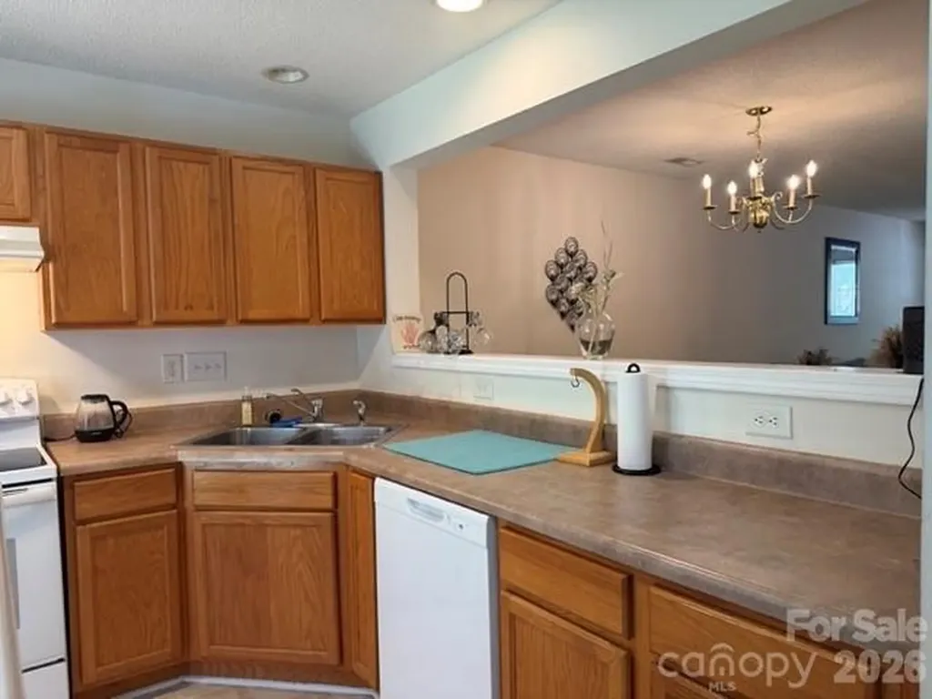 8053 Christmas Court Charlotte NC 28216