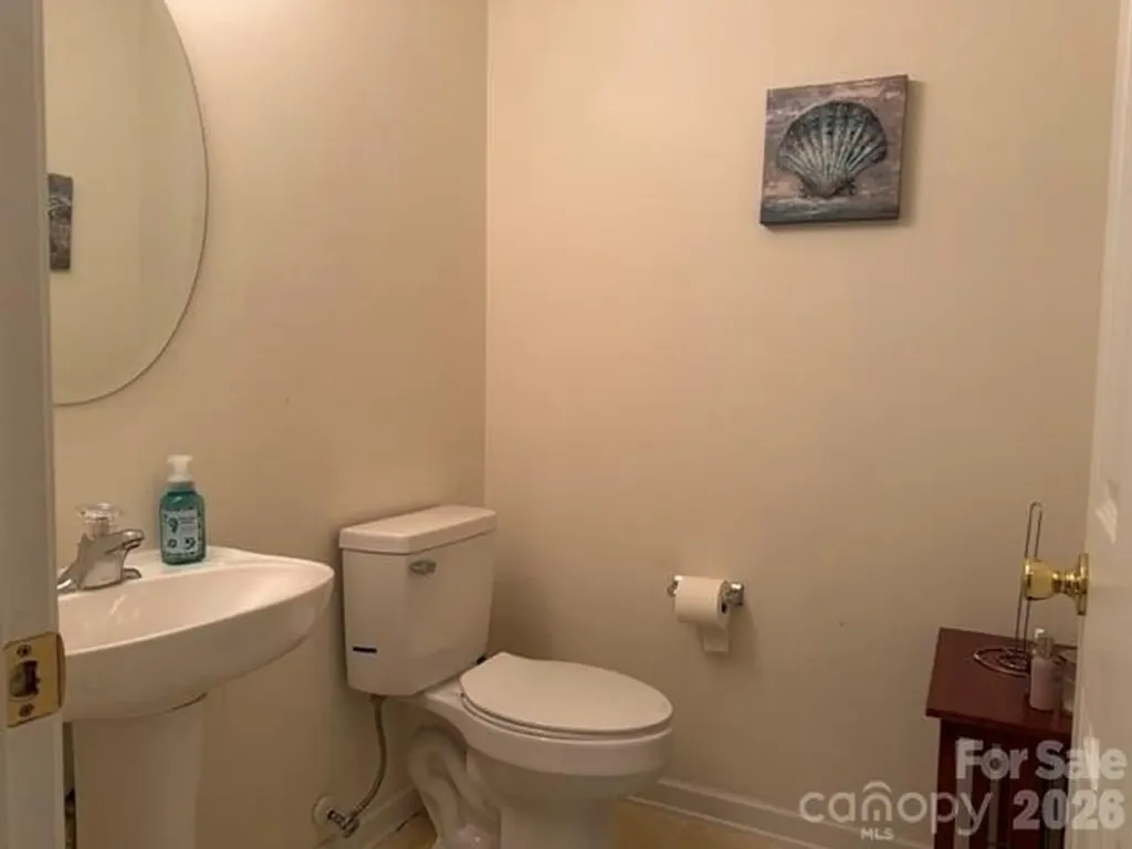 8053 Christmas Court Charlotte NC 28216