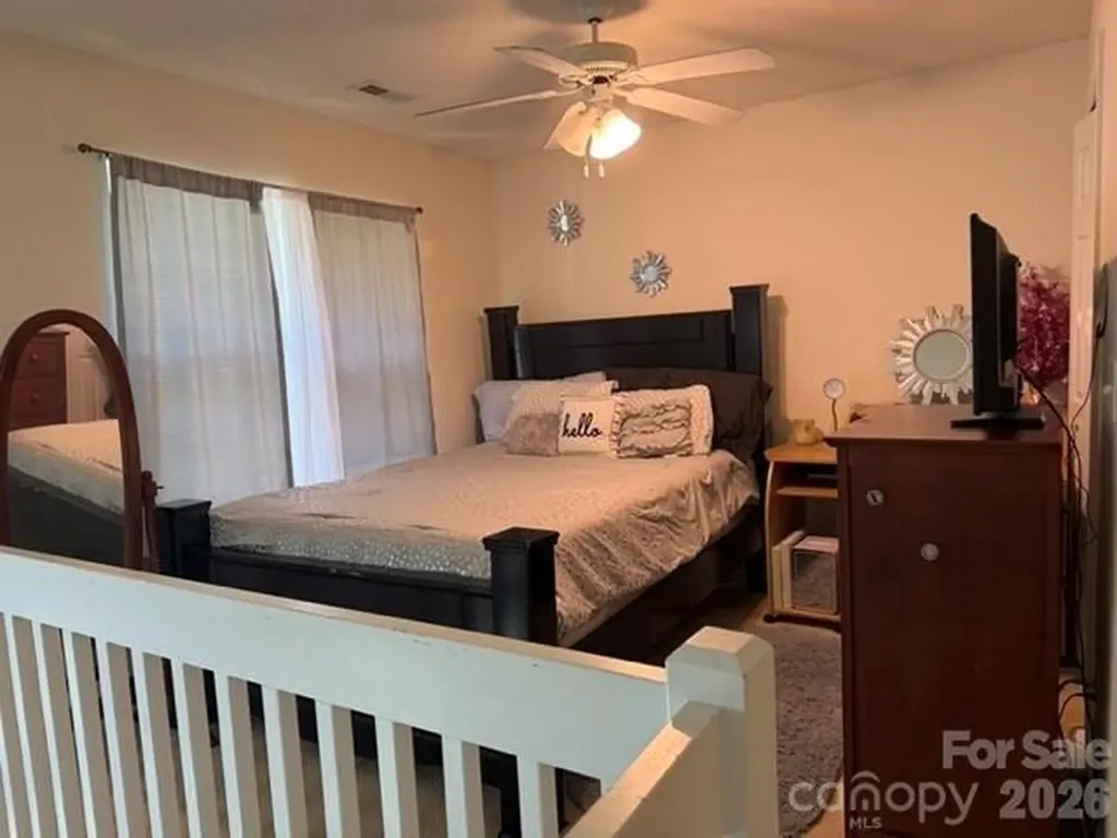 8053 Christmas Court Charlotte NC 28216