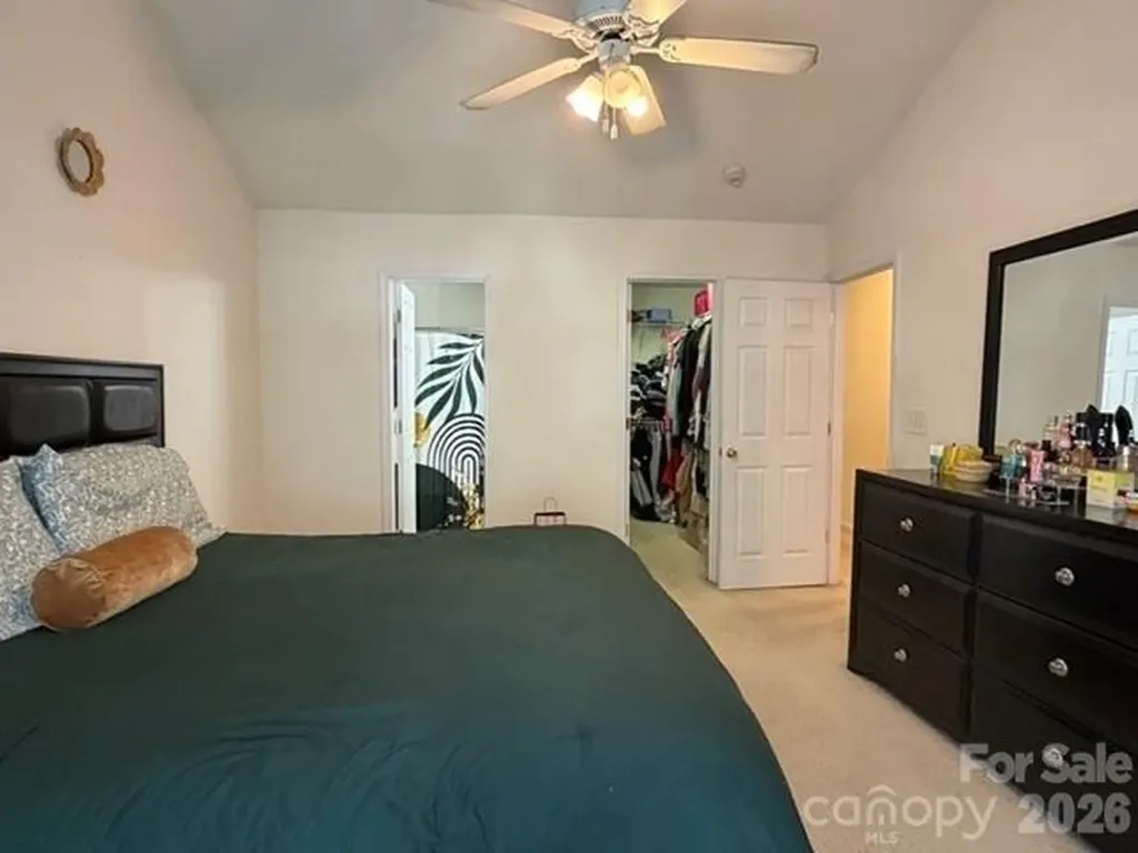 8053 Christmas Court Charlotte NC 28216