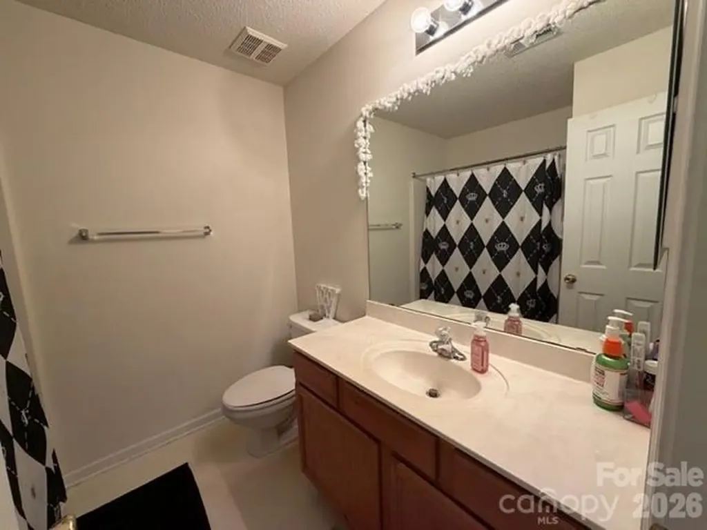 8053 Christmas Court Charlotte NC 28216