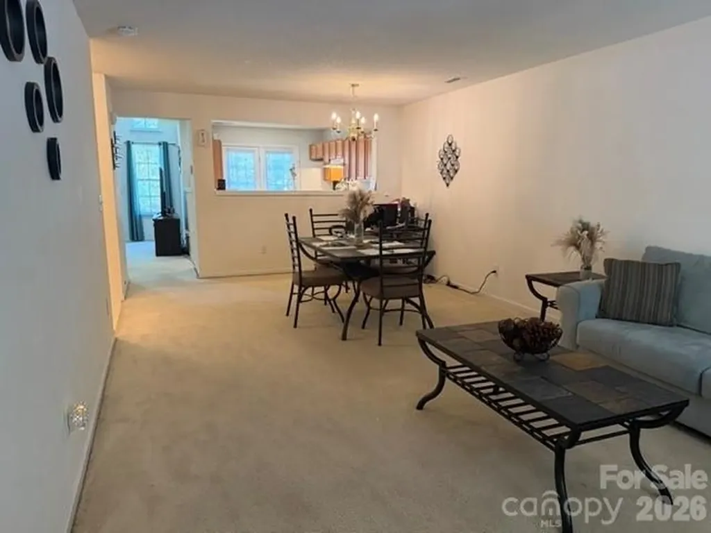 8053 Christmas Court Charlotte NC 28216
