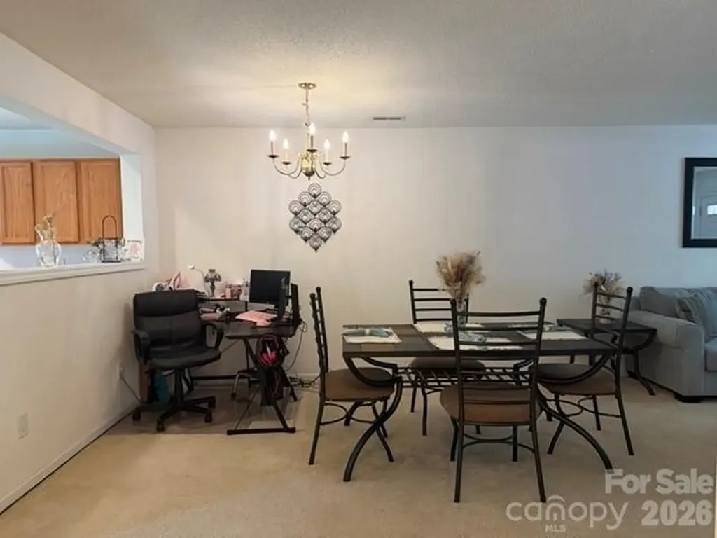 8053 Christmas Court Charlotte NC 28216