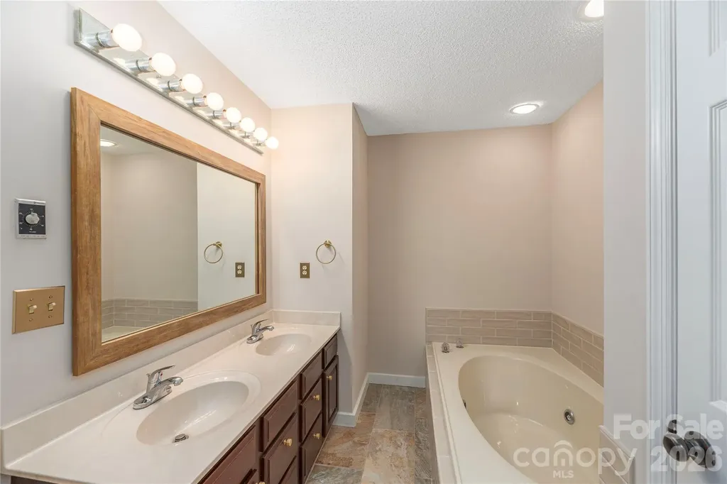 23 Moriah Lane Asheville NC 28803