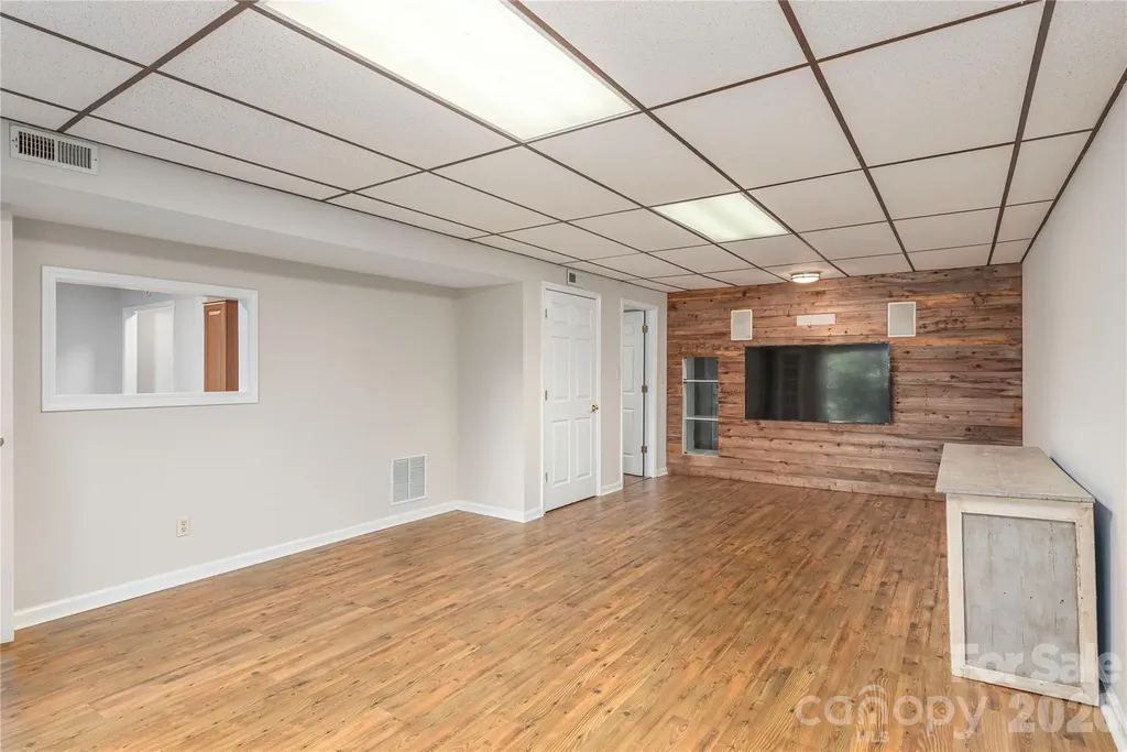 23 Moriah Lane Asheville NC 28803