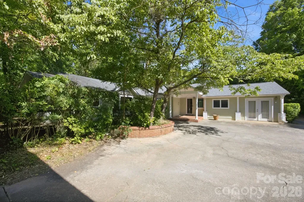 827 Jefferson Drive Charlotte NC 28270