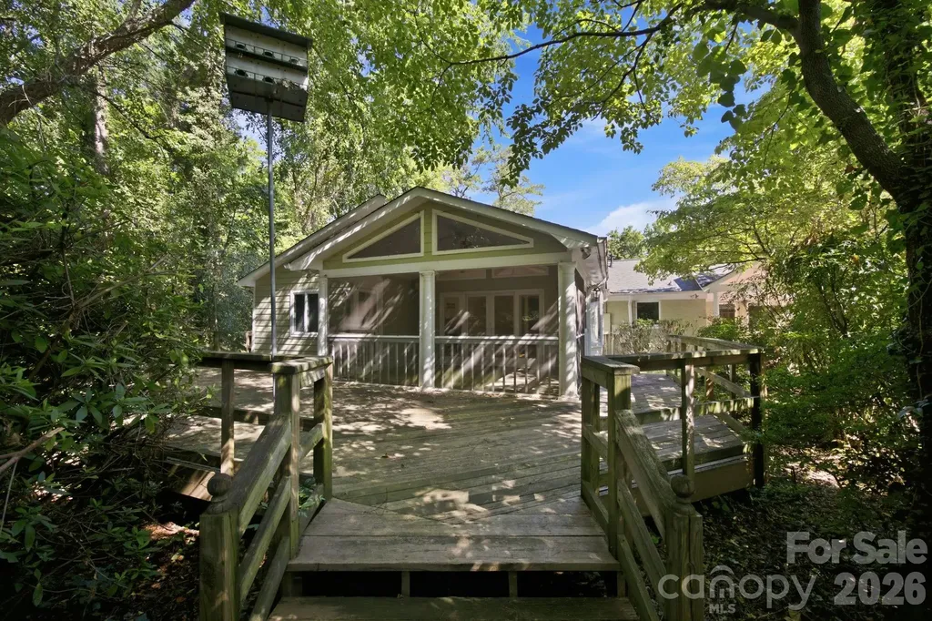 827 Jefferson Drive Charlotte NC 28270