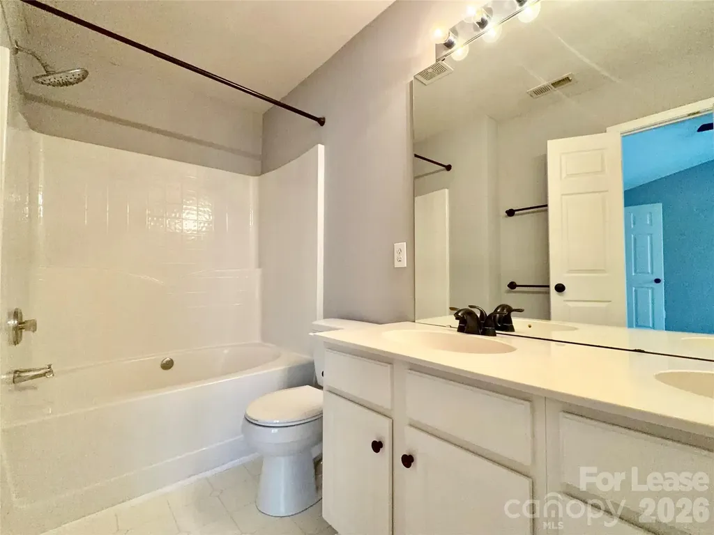 2754 Thornbush Court Charlotte NC 28270