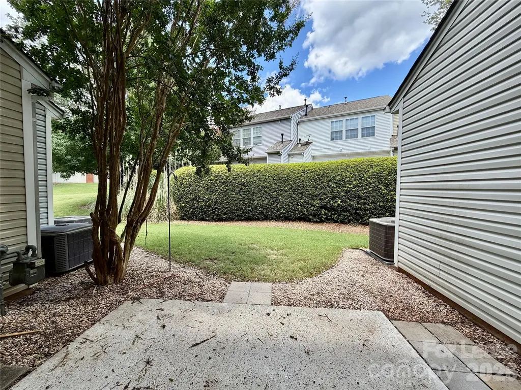 2754 Thornbush Court Charlotte NC 28270