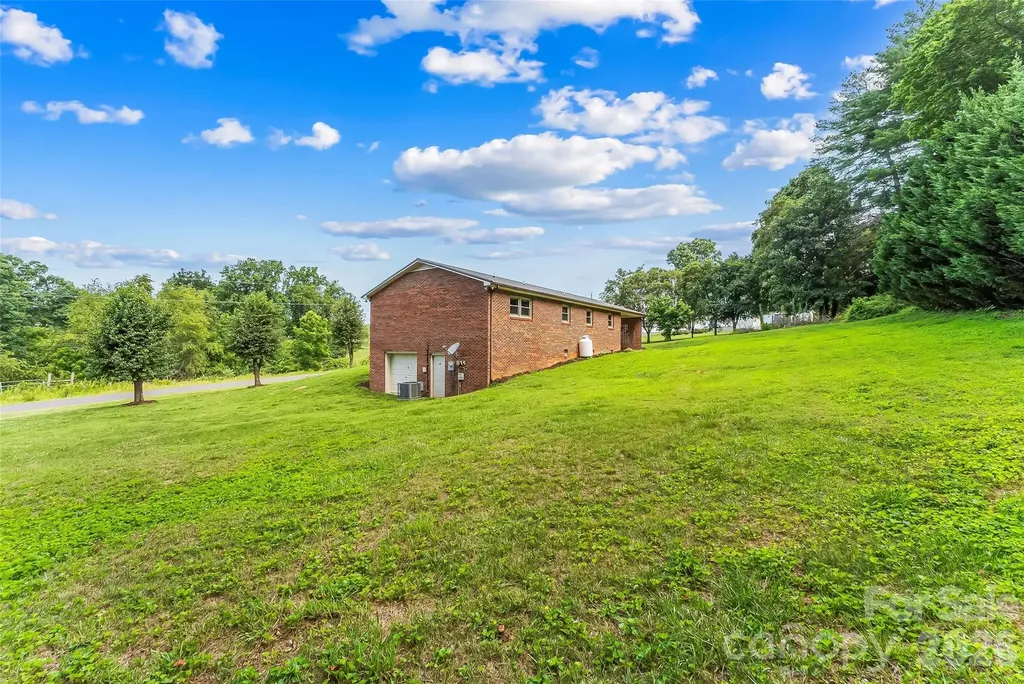 3695 Bradley Road Morganton NC 28655