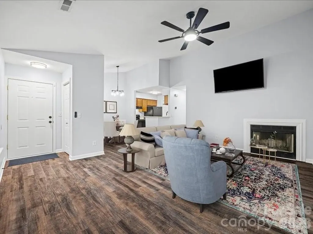 8119 Tremaine Court Charlotte NC 28227