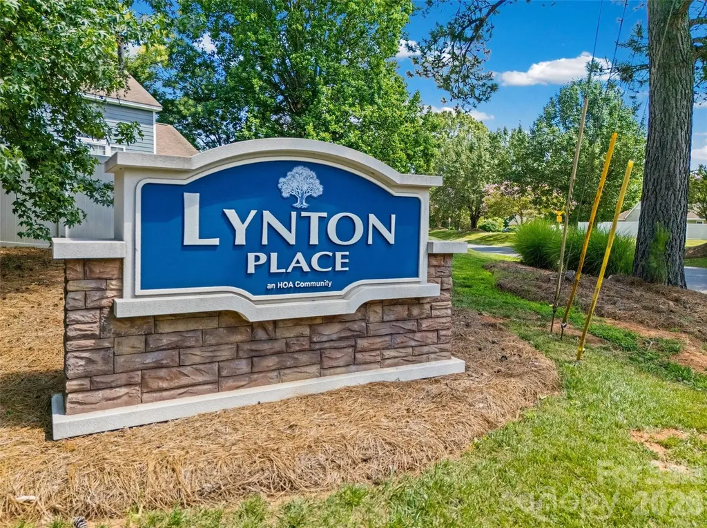 8119 Tremaine Court Charlotte NC 28227