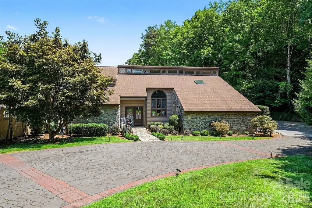 4444 3rd Street Lane NW Hickory NC 28601
