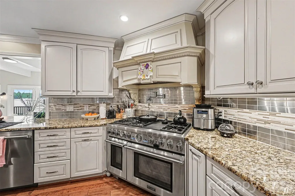4444 3rd Street Lane NW Hickory NC 28601