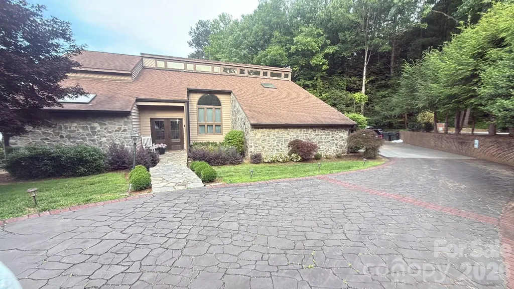 4444 3rd Street Lane NW Hickory NC 28601