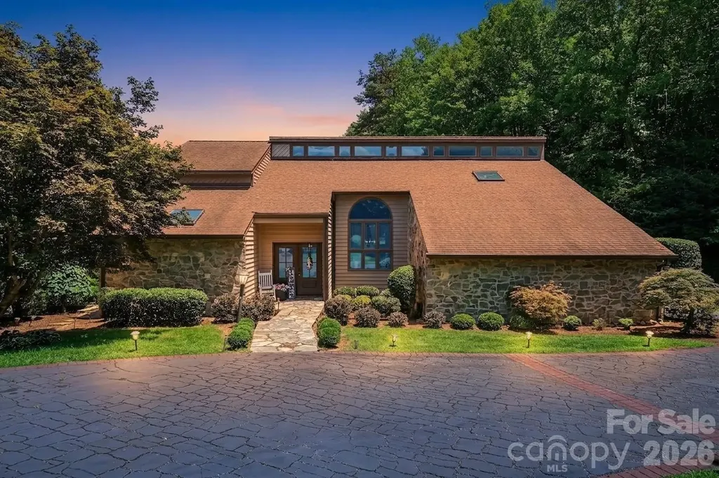 4444 3rd Street Lane NW Hickory NC 28601