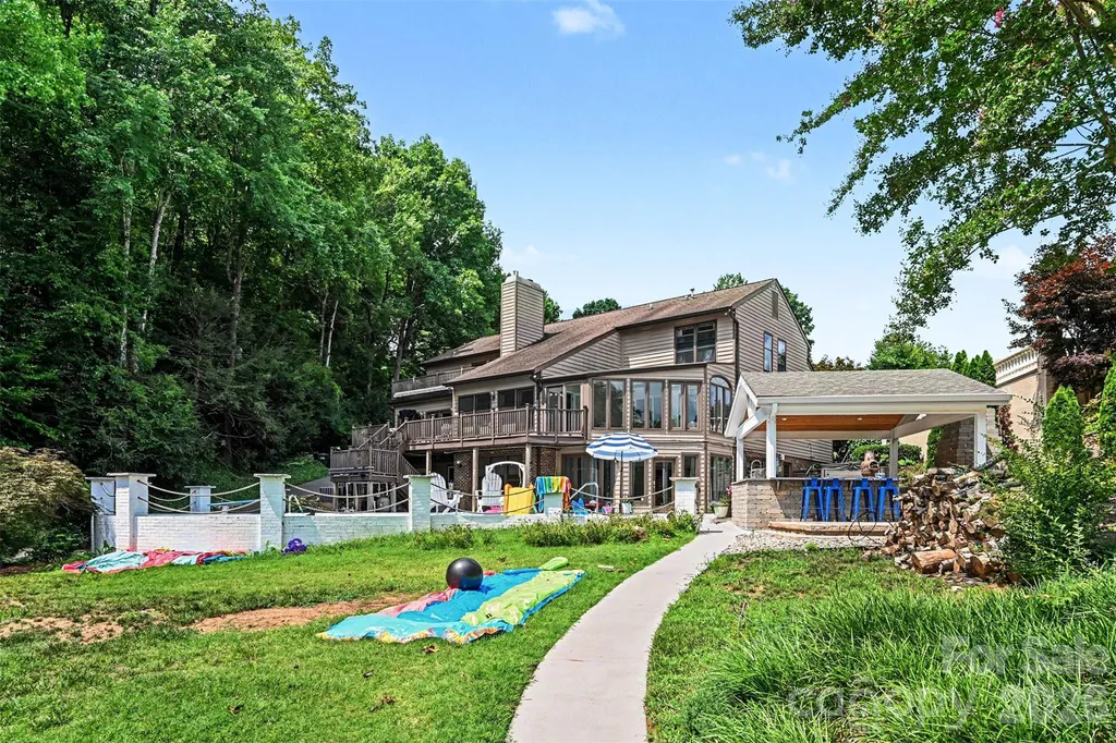 4444 3rd Street Lane NW Hickory NC 28601