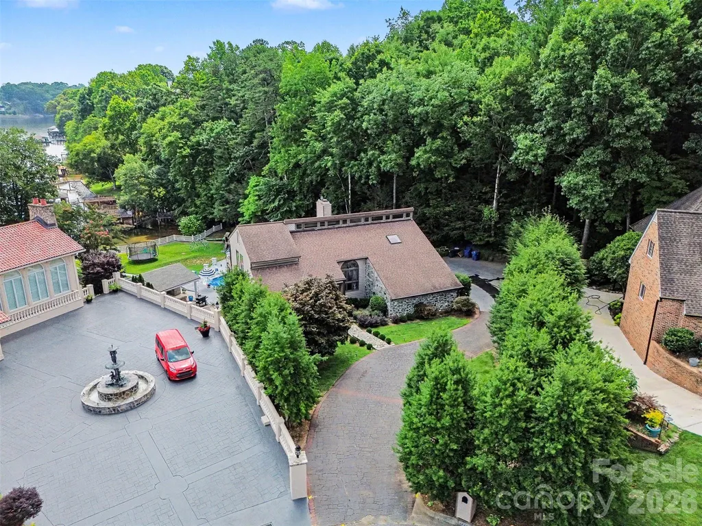 4444 3rd Street Lane NW Hickory NC 28601