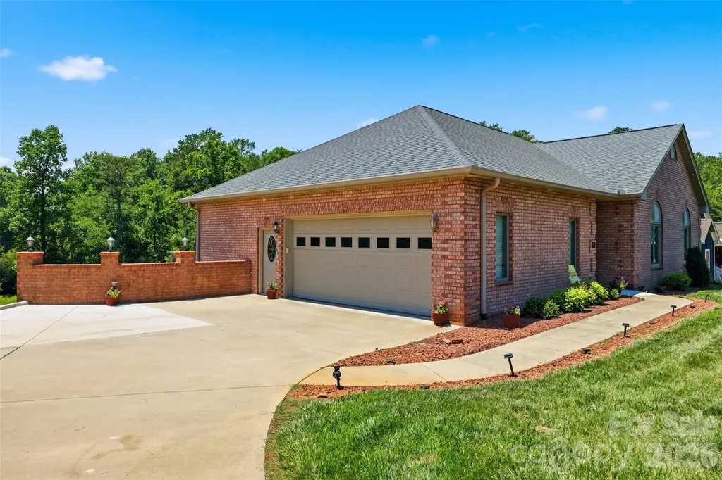 495 Windsor Drive Taylorsville NC 28681