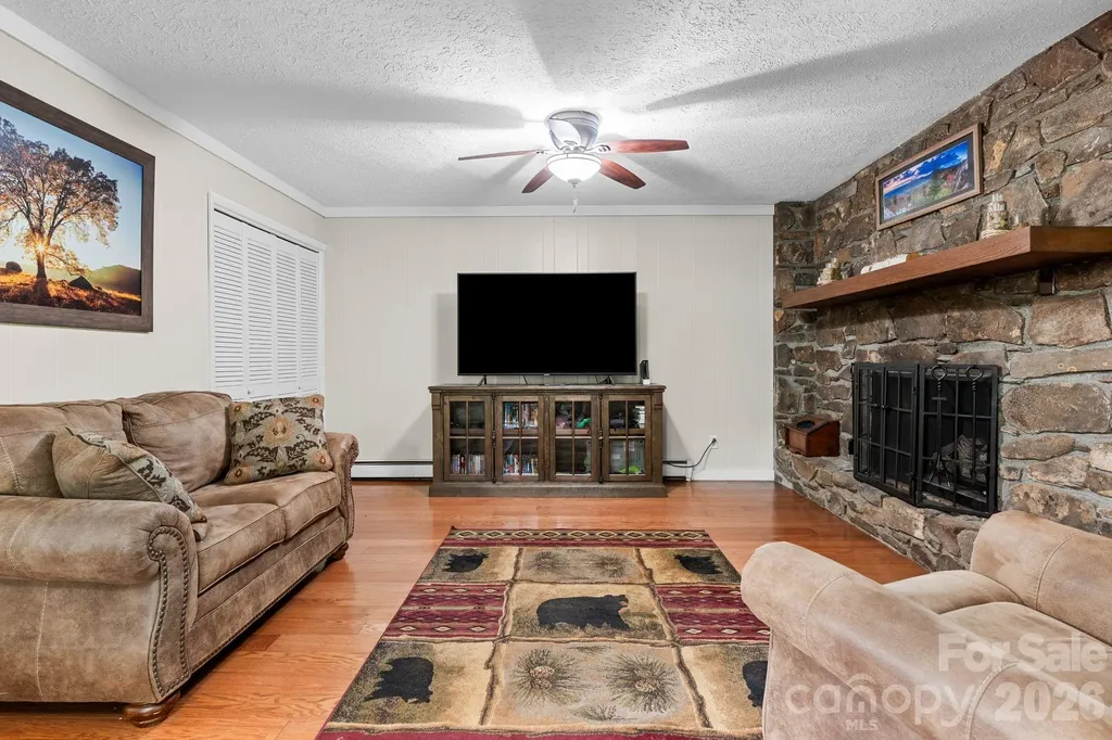 33 Coffey Circle Asheville NC 28806