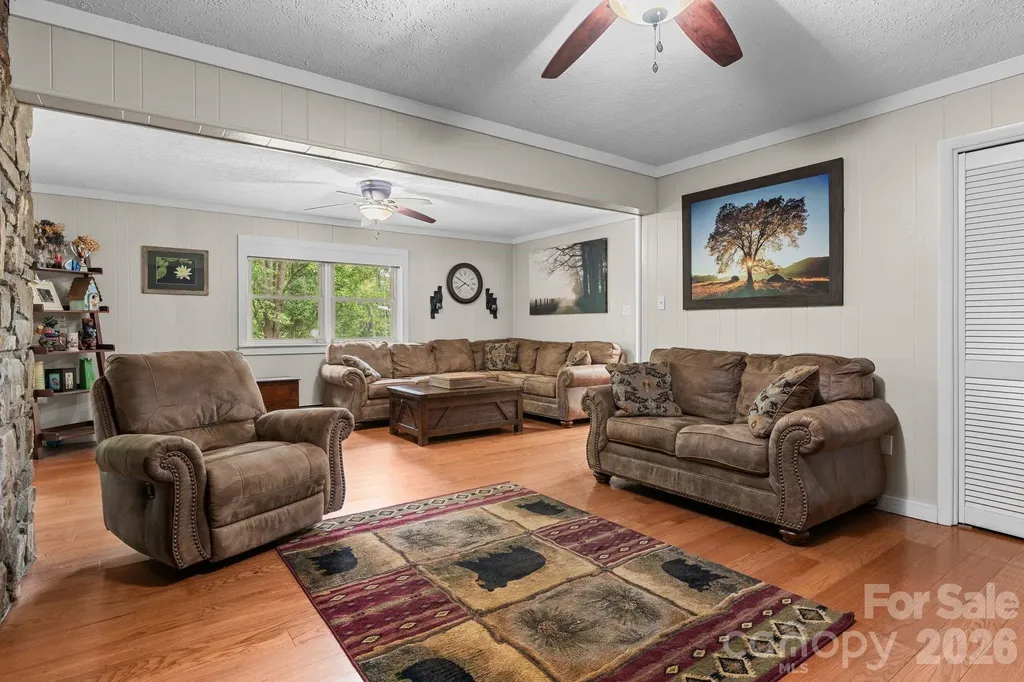 33 Coffey Circle Asheville NC 28806