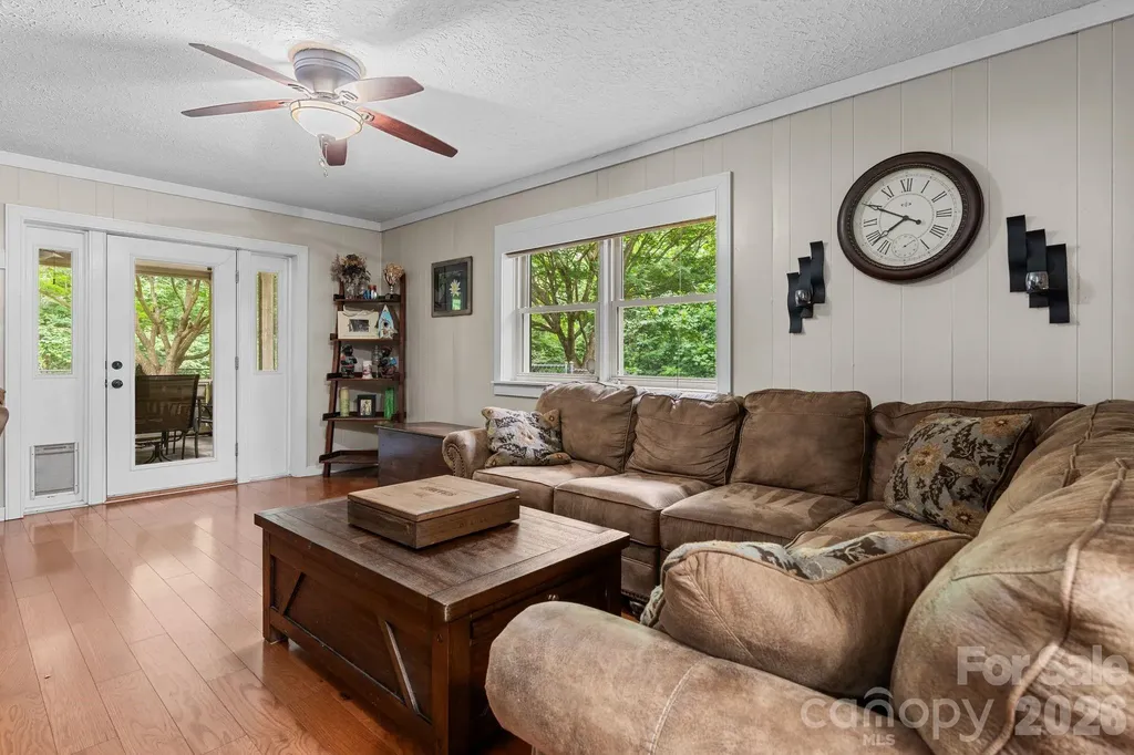 33 Coffey Circle Asheville NC 28806
