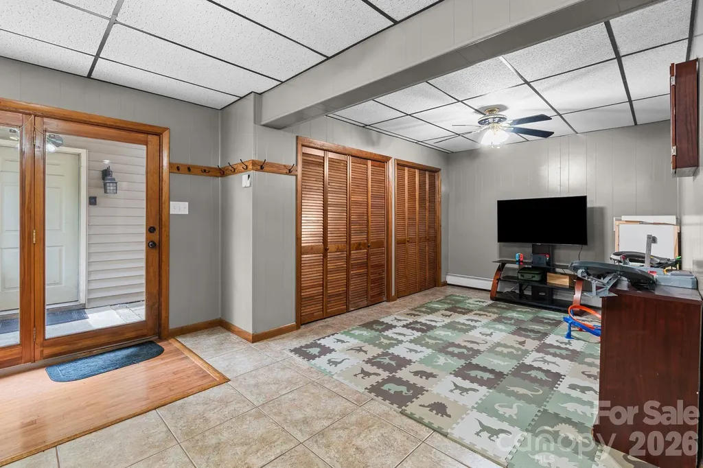 33 Coffey Circle Asheville NC 28806