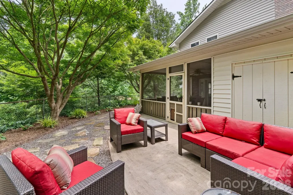 33 Coffey Circle Asheville NC 28806