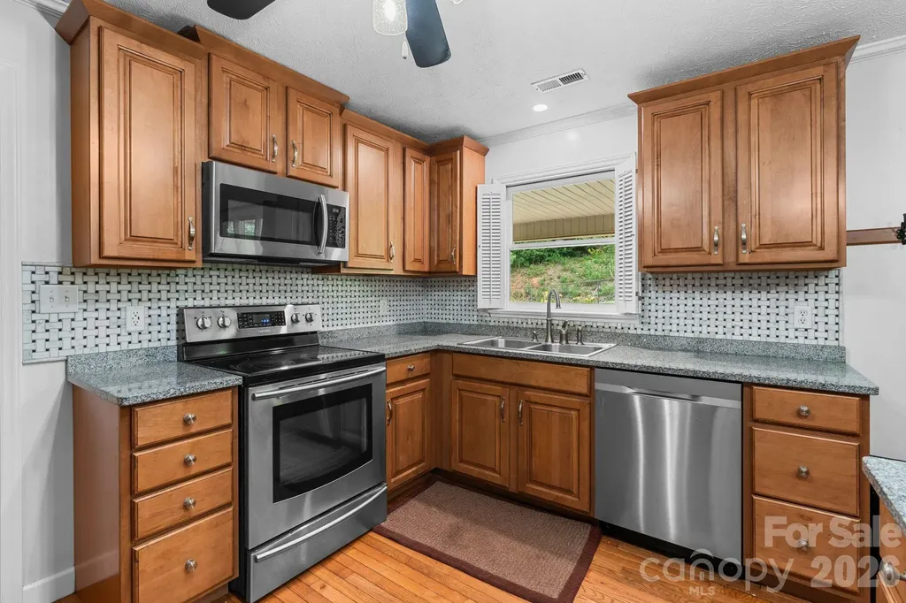 33 Coffey Circle Asheville NC 28806