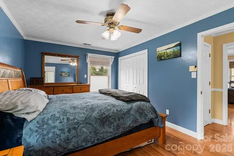 33 Coffey Circle Asheville NC 28806