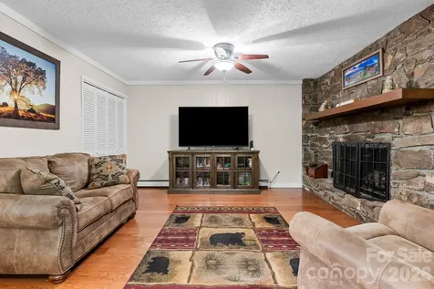 33 Coffey Circle Asheville NC 28806
