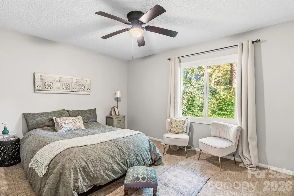 16 Canterbury Drive Arden NC 28704